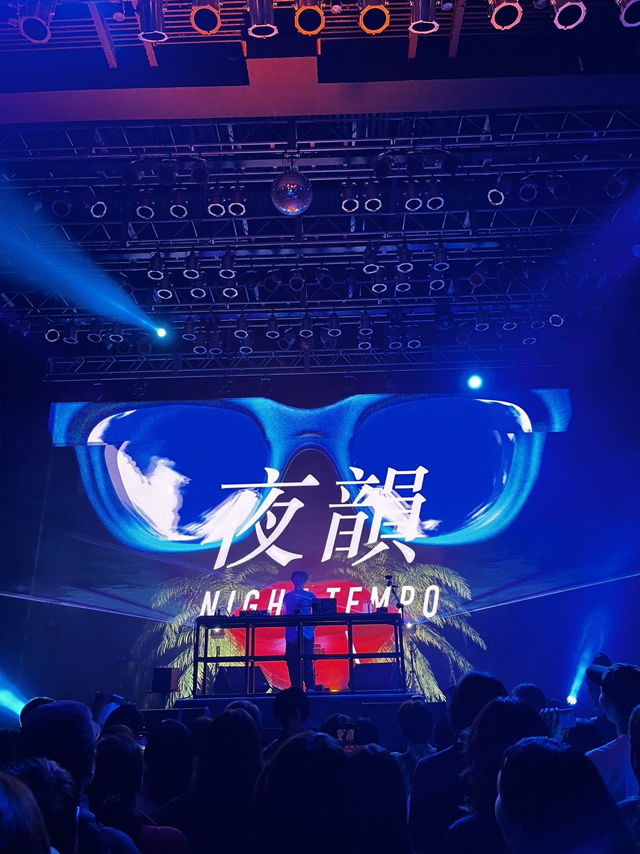 mikinosuke0826's tweet photo. @marina_w1970 こんばんはー!
歌って踊りまくったライブ終わりの一杯🍺
Night Tempoくんとお姉様方のイチャイチャ、満里奈さんのキラッキラ✨杏樹さんの男前どれも楽しかった❤️
DJ Night Tempoとアーティストの皆さんがカッコ良すぎて痺れた〜。
radiko聴きながら帰り〼
#ミュージック10
#NightTempo
#NeoStandard https://t.co/NsivemklaU