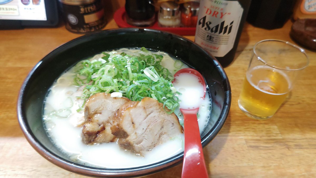 和歌山に夜に着いて、食べたものはラーメン
和歌山ラーメン系でないやつ
ご馳走さまでした