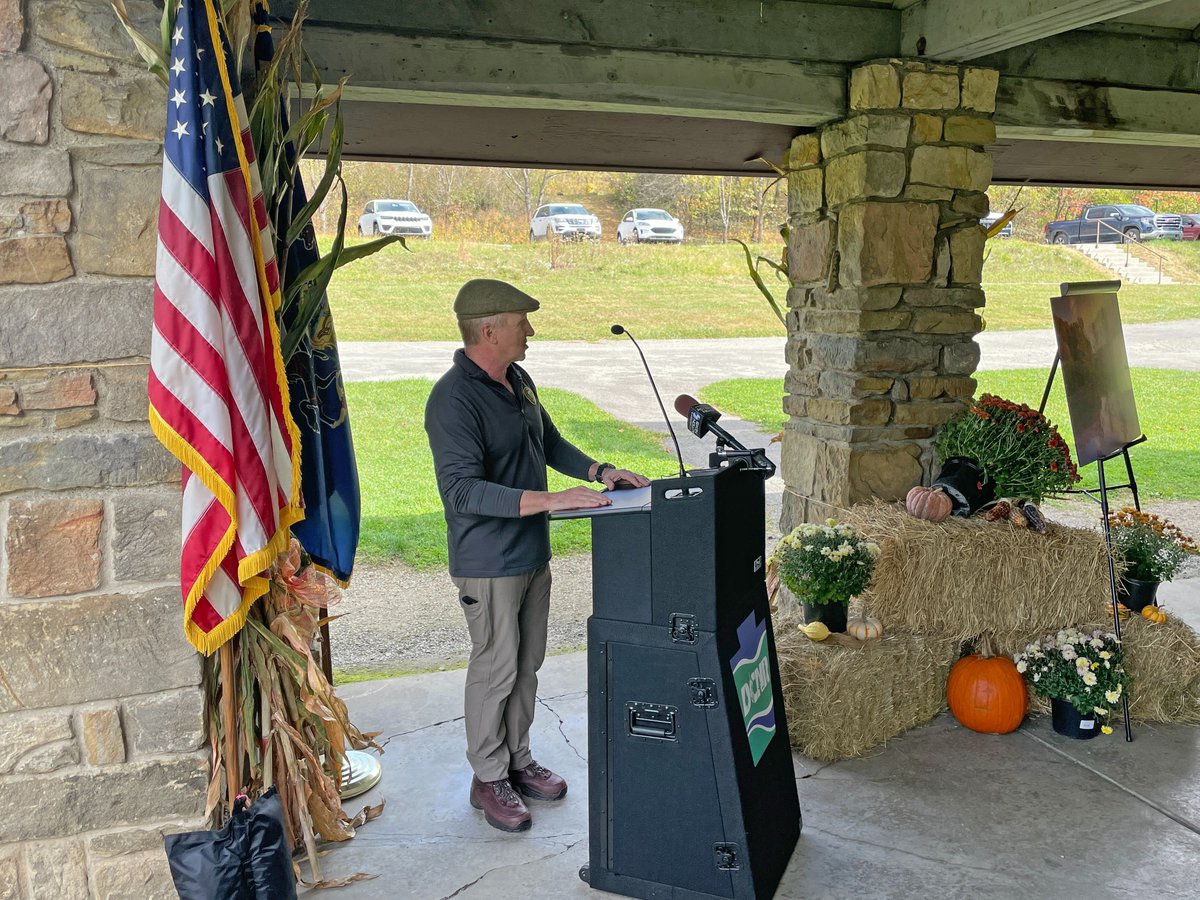DCNRnews's tweet photo. DCNR #PaStateParks Director John Hallas and State Forester Seth Cassell visited #KeystoneStatePark in @WestmdCountyPA to celebrate the park’s selection as USA Today’s @10Best Readers’ Choice Awards top fall foliage destination in the U.S. ➡️ https://t.co/e32YXBDgPN #PaFallFoliage https://t.co/4u3V06MFPX