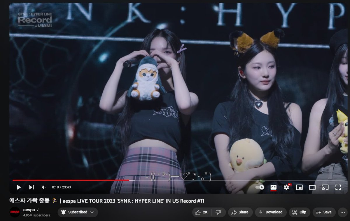 VyxDoo's tweet photo. OMGGGG mèo cá mập is on fking youtube I am dying right now ahhhhhhhh
#aespa #KARINA #Aespalivetour #SynkHyperline https://t.co/6exO8b5f5a