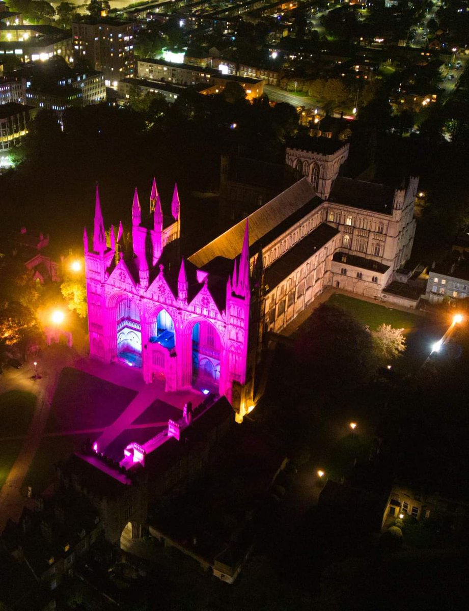 Bulkamaniauk's tweet image. #PeterboroughCathedral 
When darkness falls, from 9th to 15th October, you may spot pink and blue tinges on the famous west front of Peterborough Cathedral.

Cathedral goes pink and blue for #BabyLossAwarenessWeek
#peterboroughuk  #peterborough #cambridgeshire