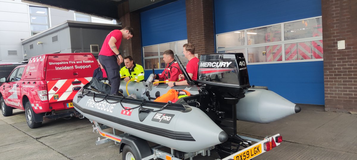Shrewsbury crews are doing additional boat checks ready for the heavy rainfall expected the rest of the week. ☔️

The pathways near the river are expected to be affected by the rain and possible flooding- please take extra care and  hopefully the rescue boat wont be needed 🛥️🌧️