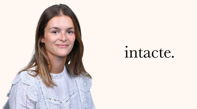 🔍[#ZOOMSUR]
Gabrielle Flipo, diplômée de <a href="/Grenoble_EM/">GEM - Alpine Business School</a> , co-fonde la plateforme Intacte qui propose une solution #antigaspillage aux marques de #beauté premium 🧴 qui souhaitent donner une seconde chance ♻ à leurs invendus #cosmétiques ! 👉shorturl.at/deE57