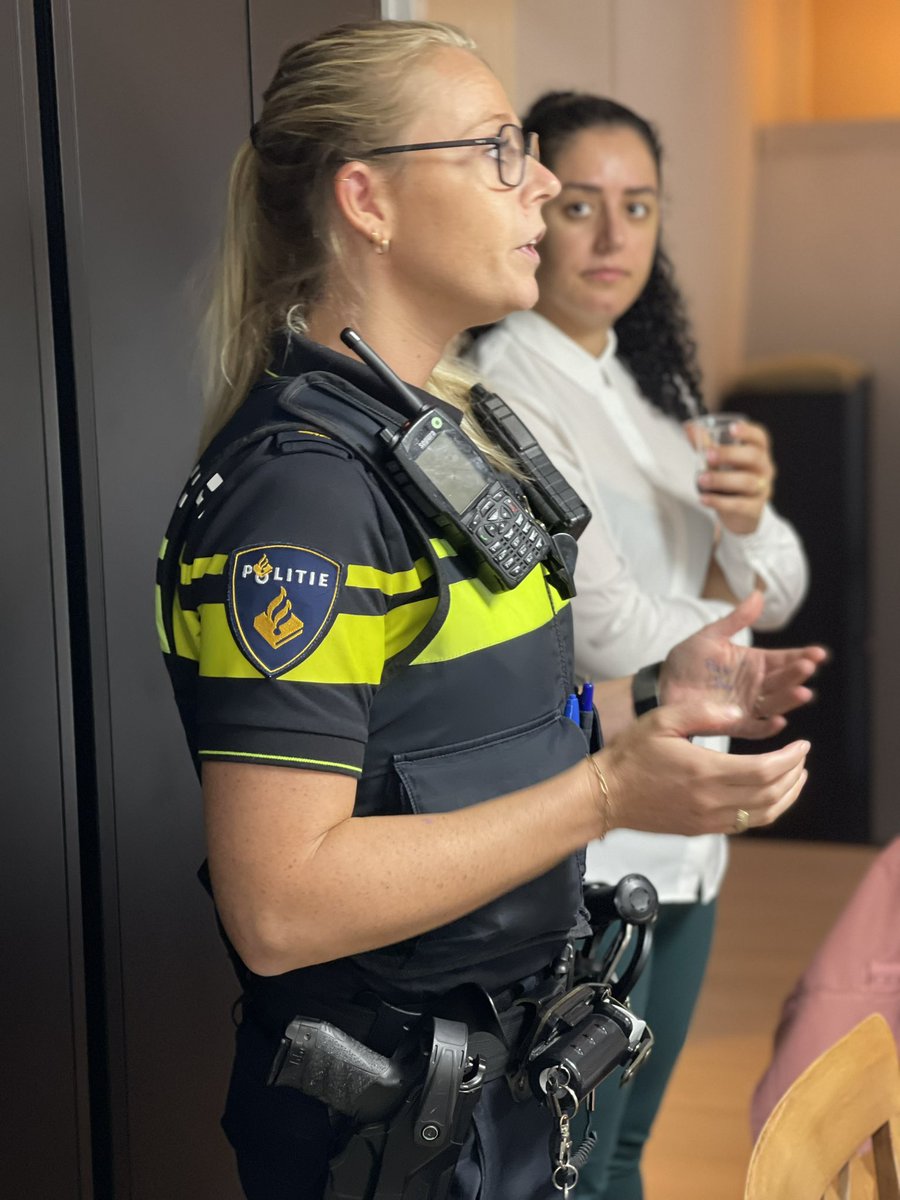 👉🏻 Op un hâhtsje ontbète <a href="/SuOzdemir/">Sultan Özdemir</a> @POL_Berestein <a href="/GemeenteDenHaag/">Gemeente Den Haag</a> #Zuidwest Moeders op Dreef! #CommunityBuilding  #dialoogsessie #verhalenhuis <a href="/staedion/">Staedion</a> #Buurtkamer