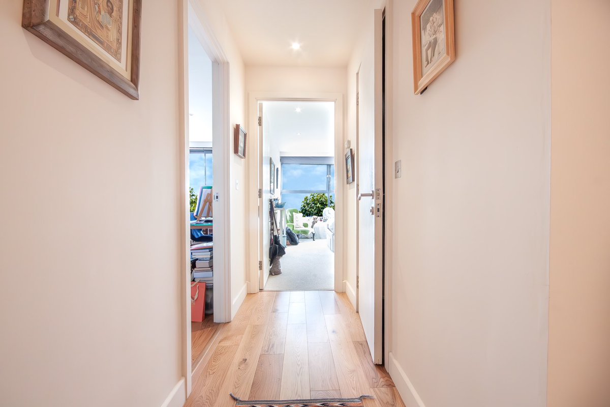 AbacusEstates's tweet photo. Tastefully decorated spacious one bedroom apartment with a private balcony 🏠

📍Kimberley Road, NW6 - TO LET 

Check our bio for more details!

#letting #rentproperty #londonproperties #london #estateagency #realestate #realestatelife #property #propertytorent #homesweethome https://t.co/4Yge3Msrcd