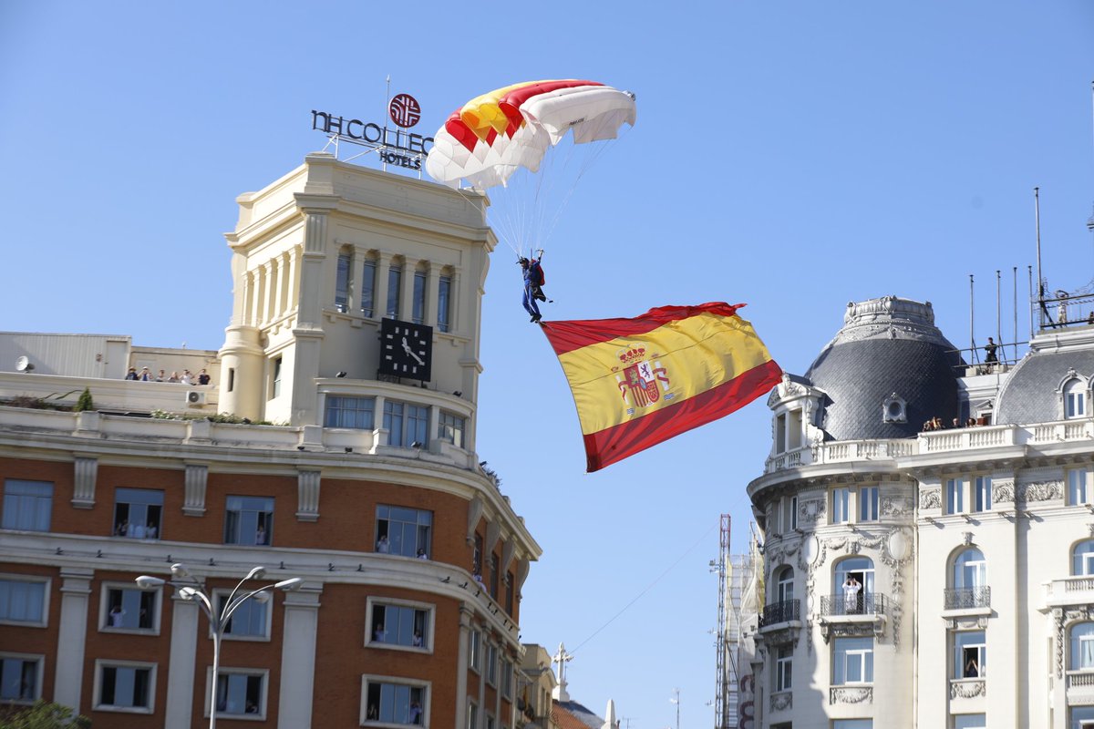 luismifoto's tweet photo. #DFN23🇪🇸 
¡Feliz #DiadelaFiestaNacional https://t.co/zrA57jvntA