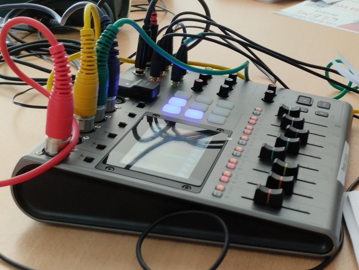 CANOPÉ Martinique tweet media