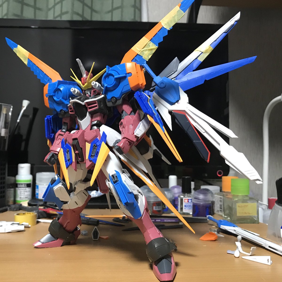 AkihalCS's tweet photo. ゲイルジャスティス出る!
ジャスティスとなれば、ゲイルさんを。そう、ベース機ジャスティスでのヒィ用カスタム機になる訳なのですよ〜。
#ジャスティスあつまれ
#VSASTRAY #g_seed https://t.co/yswxhRVrZY