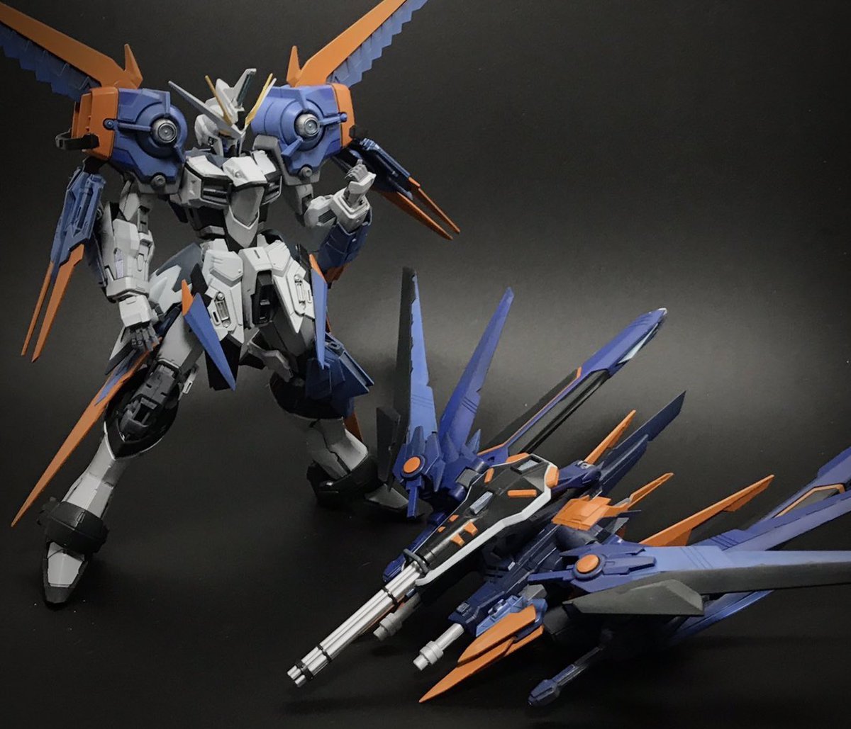 AkihalCS's tweet photo. ゲイルジャスティス出る!
ジャスティスとなれば、ゲイルさんを。そう、ベース機ジャスティスでのヒィ用カスタム機になる訳なのですよ〜。
#ジャスティスあつまれ
#VSASTRAY #g_seed https://t.co/yswxhRVrZY