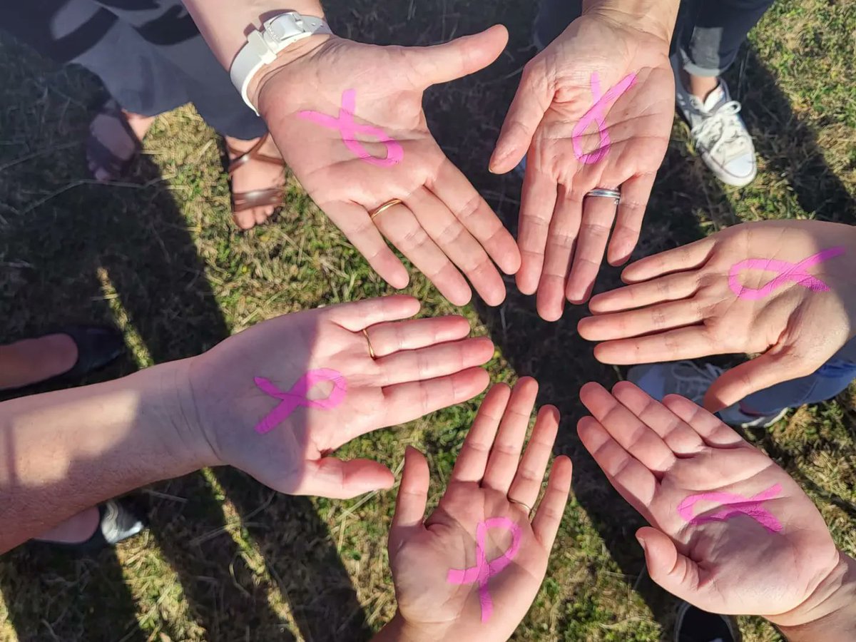 FDSEA31's tweet image. Mobilisation des #agricultrices de la FDSEA31 &amp;amp; des JA31 pour #OctobreRose, et la lutte contre le #CancerDuSein ! 🩷
Nous vous rappelons l'importance de consulter votre 👩‍⚕️ régulièrement, pris à temps , le cancer du sein se guérit dans 90% des cas.
Mesdames, prenez soin de vous !