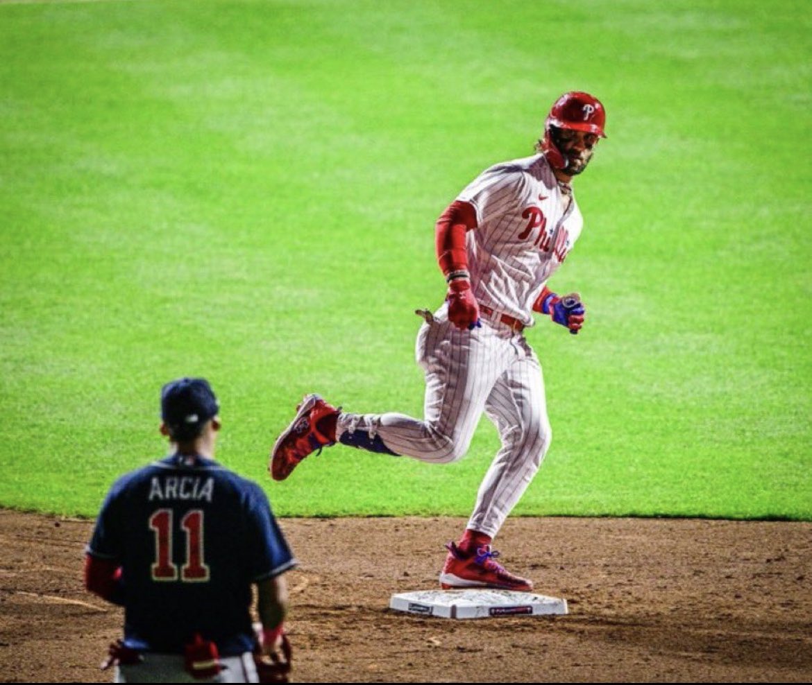 GladiatorBlue's tweet photo. Phillies rewrite history with a jaw-dropping 6 HRs in a postseason thriller!

Castellanos and Harper orchestrate a long ball symphony, leaving Braves fans in awe. 

#RedOctober baseball at its most electrifying!

#WeWantStrider https://t.co/FysvNKs6c8