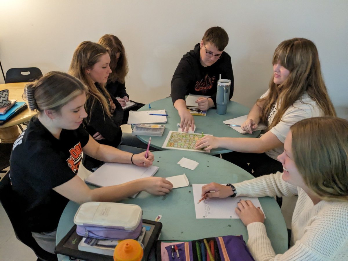 cworthEng's tweet photo. Gamifying the classroom today while discussing The Secret Life of Bees! 🐝 #trojanforce322 #elmwood322 https://t.co/YwGEL8FVYE