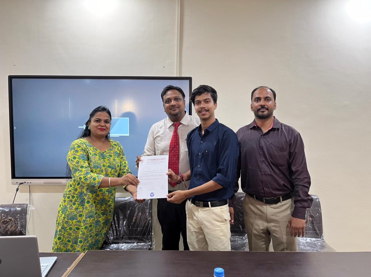 cesa_csmit_'s tweet image. Exploring the Digital Universe: Join the  journey through the world of computer software and hardware, courtesy of Atharva Patil, BE student! 🚀 #TechSeminar #ComputerScience&quot;