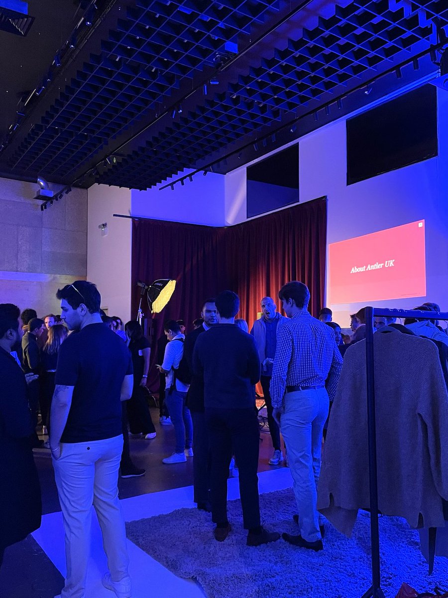 londonvcnetwork's tweet photo. π Thank you again to everyone who attended our London Drinks & Networking event on the 28th of September π
#venturecapitalnetwork #womeninvc #TechEcosystem #LondonVCNetwork #FoundersAndVCs #London #kingscollegelondon #LondonNetworking #GreaterLondonEvents #fintech https://t.co/1r7BY7GAGe