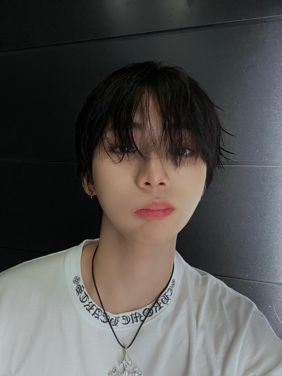 BOYNEXTDOOR_twt's tweet photo. 볶음 Hair style &amp; 젖은 Hair style ✨

#BOYNEXTDOOR #TAESAN
#보이넥스트도어 #태산 https://t.co/yZHrL1ekEH