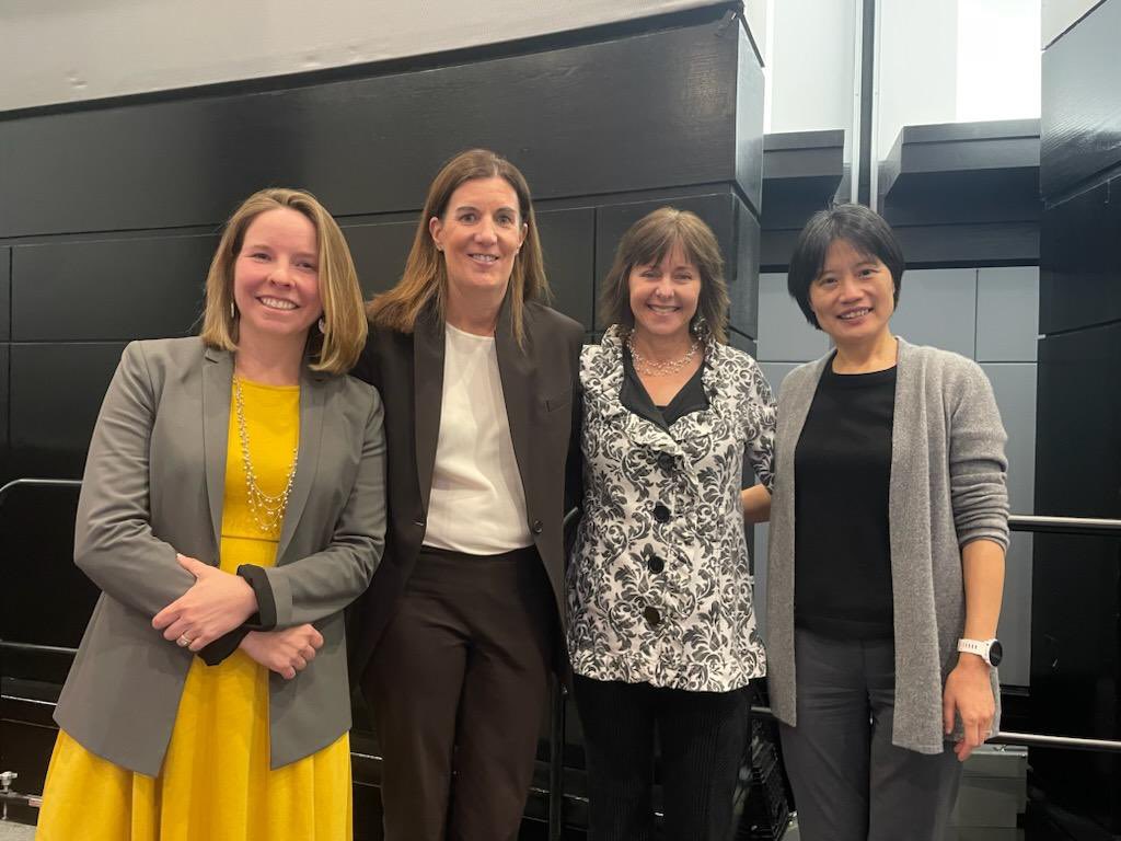An honor to present at #FNCE with these brilliant colleagues. Our trailblazing RCT has provided >21,000 #MTM and >1,400 tailored #dietitian led #nutrition counseling sessions to patients with #lungcancer. #FoodisMedicine @bmsnews @AHAScience @FIMCoalition