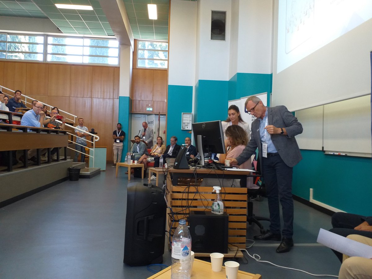 Édition Salon Draceco organisé par <a href="/UPV83/">Union Patronale du Var</a> <a href="/cci_paca/">CCI Provence-Alpes-Côte d'Azur</a> @CLED @CMAR 🙏🏼 de m'avoir permis d'intervenir sur #Recrutement 4.0 et sur #Recrutement et #formation 
#pole_emploi_Var auprès des entreprises du territoire 
<a href="/ZAMPOLINImarc/">Marc ZAMPOLINI</a> <a href="/bori_lidwine/">Lidwine Bori</a> @asgonelle