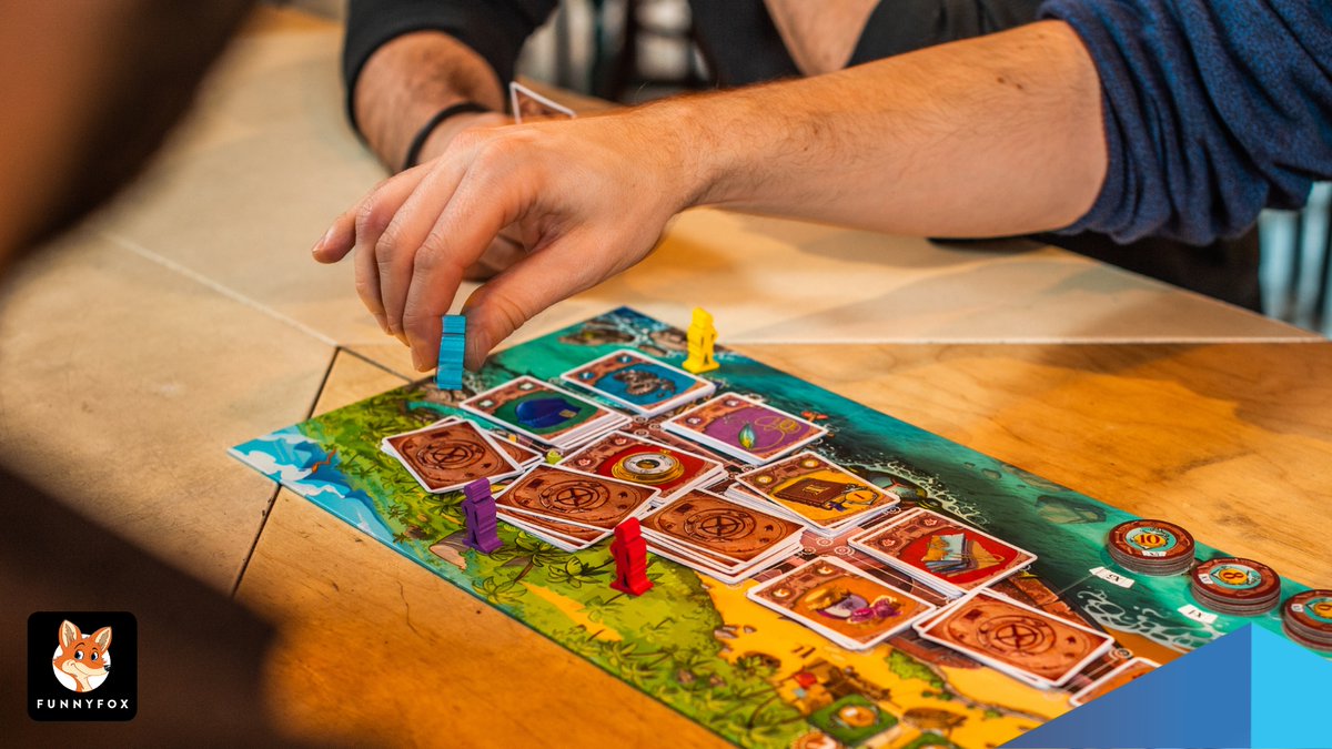 🏝️Nautilus Island🏝️ 

💥 You wake up... You realize you're shipwrecked on a mysterious and deserted volcanic island.  In the wake of a storm, you come across a grounded and abandoned submarine: The Nautilus

ℹ️:  hachetteboardgames.com/products/nauti…

#BoardGames #NautilusIsland <a href="/FunnyfoxGames/">Funnyfox</a>