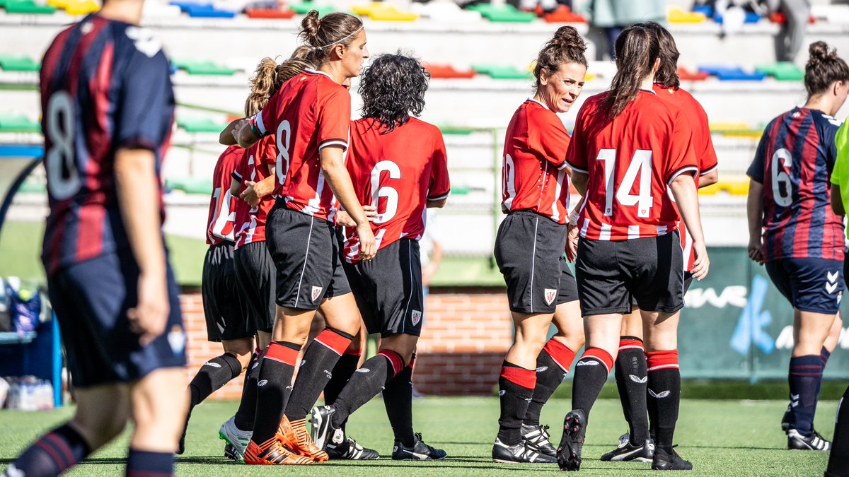 AthleticClubFem's tweet photo. 👏 Sekulako giroa gaur Basaurin gure beteranoek jokatutako neurketan. 

Nuestras veteranas se han impuesto a la @SDEibar en el encuentro solidario disputado hoy en Soloarte. 

#AthleticClubFem 🦁 https://t.co/VGXgpkdtrL