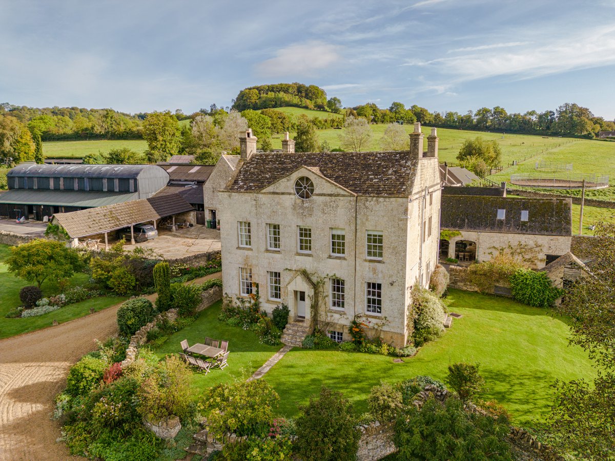 CotswoldsInfo's tweet photo. Sitting on the Slad Valley with far-reaching views, Down Farm Manor is an inspiring place to stay in the heart of Laurie Lee’s ‘Cider with Rosie’ country. Set on a working farm surrounded by countryside with many picturesque towns &amp; villages in easy reach.
https://t.co/EyA3EkIvZF https://t.co/xopT5FcqG9