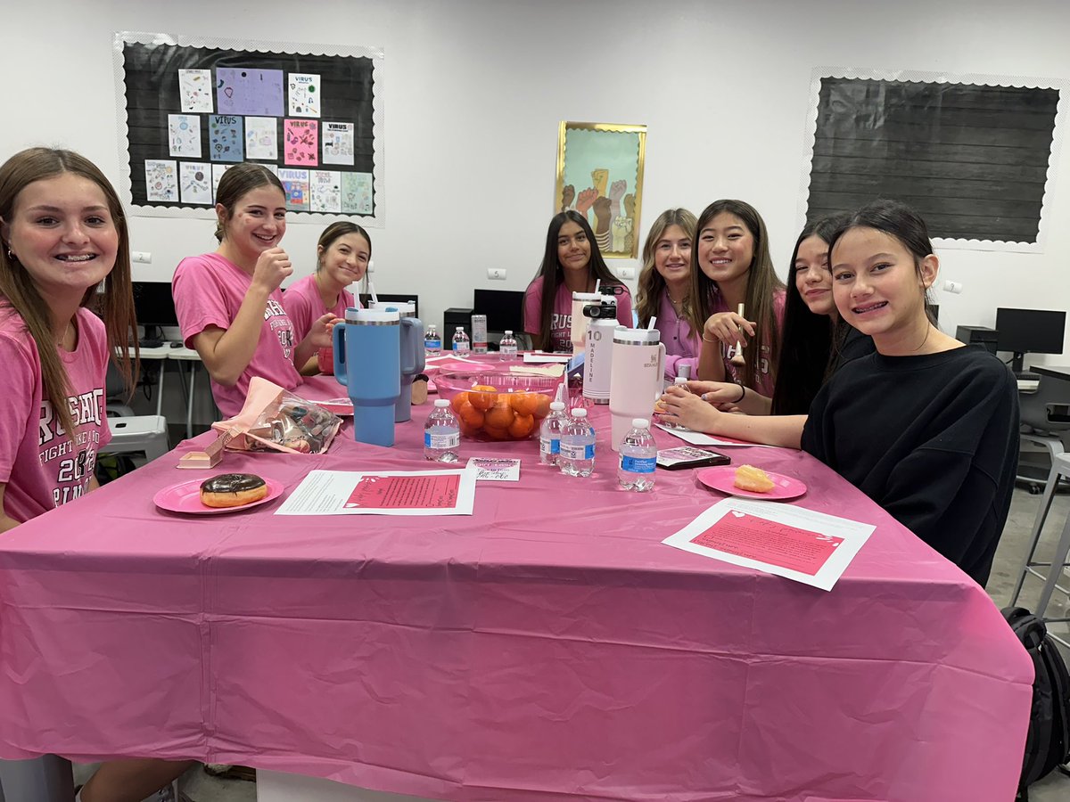 Coach_Roos's tweet image. First GirlTalk of the year! Thank you to my bestie @coachaliwood for helping bring this to life… So excited to sponsor this club with you. 💖 Today’s theme was GRWM *get ready with me* and it was a blast! #GirlTalk @ProsperRushing #ProsperProud #RushingAllAlways