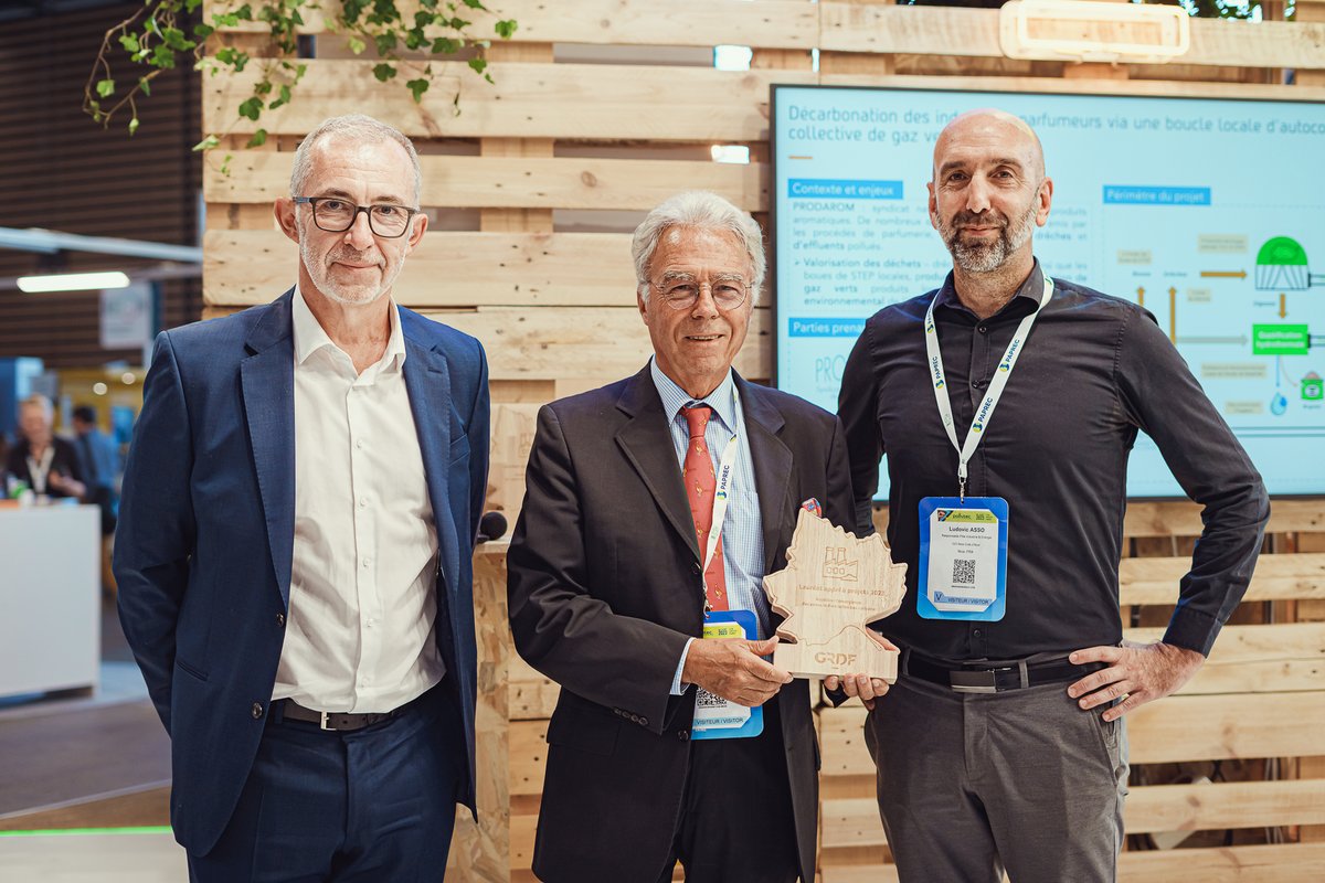 GRDF's tweet photo. #GRDF soutient le projet de #décarbonation des industriels parfumeurs grâce à une boucle locale de valorisation des déchets et des eaux usées pour la production et l’autoconsommation de #GazVerts #Innovation #PRODAROM  SEML Green Energy 06 #Pollutec2023 https://t.co/ppYwnvY4nP