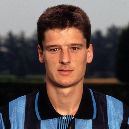Buon 57° Compleanno, 'Wim' Wilhelmus #Jonk

#INTERForever
⚫🔵
🖤💙