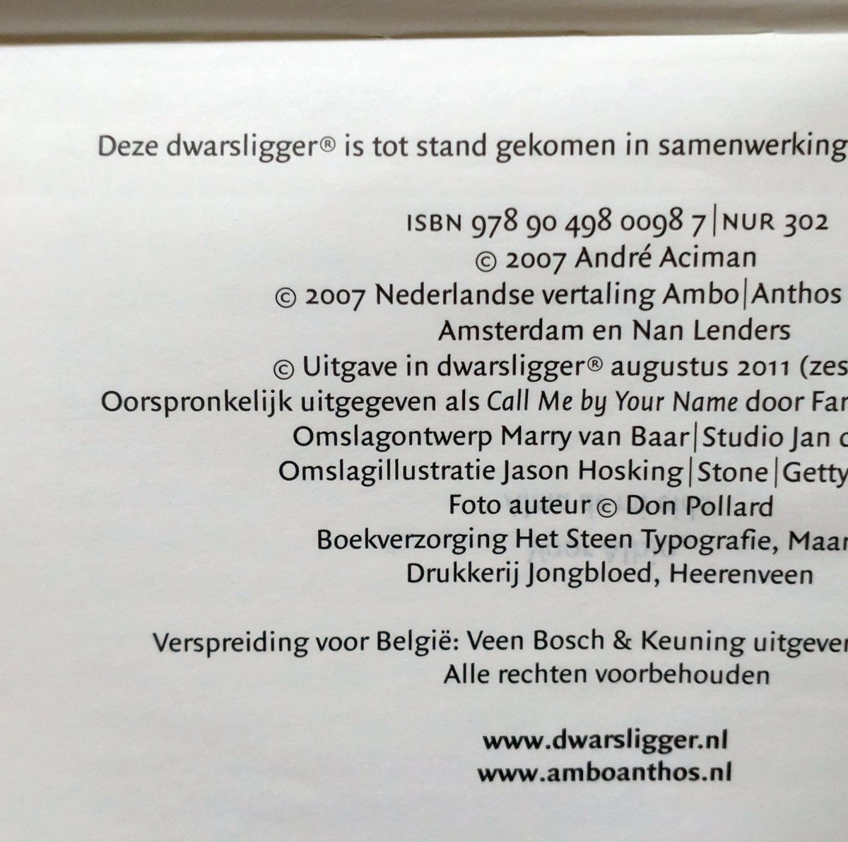keikoei's tweet photo. I just got a mini version of Dutch one, this searched for a long time, finally found in online second hand bookstore.

Pocket size, smaller than my hand, read in vertical view, published in 2007, so interesting.

#CMBYNBOOKS https://t.co/PMpBGGz8Rp