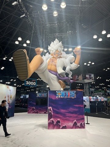KiritoMr2's tweet photo. Who's the Pirate King ?!?! #Nycc2023 #ONEPIECE https://t.co/2sp4xfcKTK