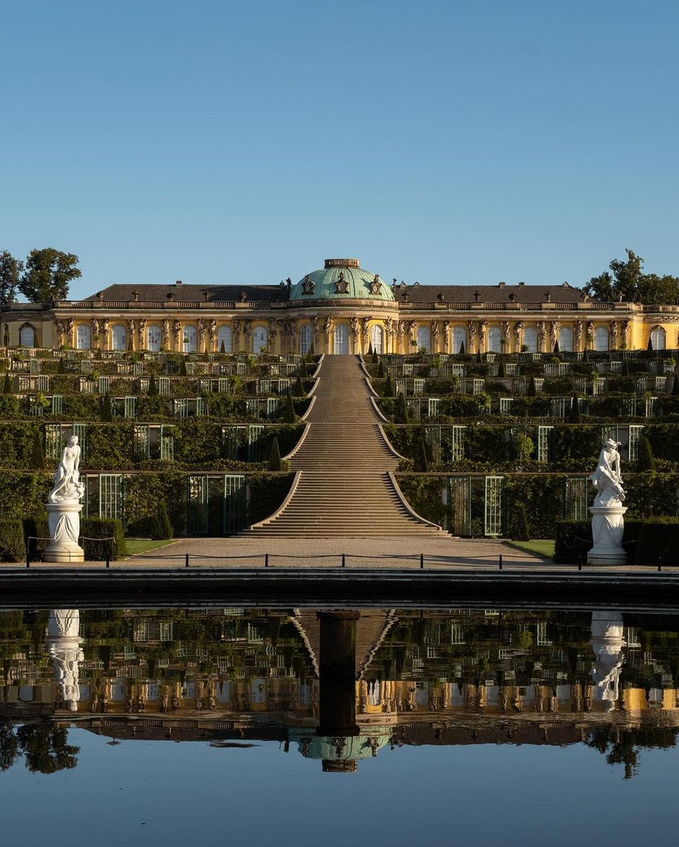 Amr10062's tweet photo. 📍Sanssouci Palace is a historic palace located in Potsdam, near Berlin, Germany 🇩🇪 

#Germany #Berlin #Sanssouci  #Palace #X https://t.co/jhgBkgUckB