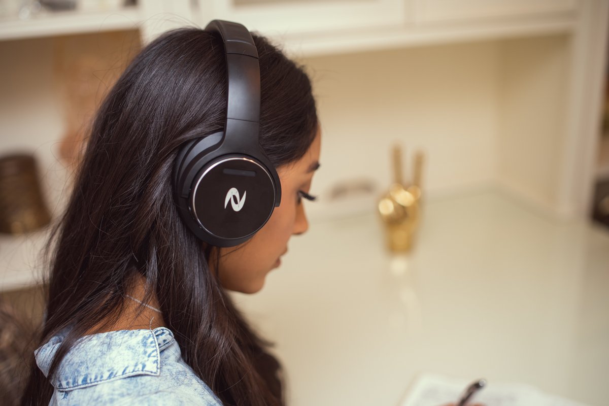 nuvelontech's tweet image. Nuvelon One headphones + Study playlist = The perfect combo. #StudyMode #headphone #nuvelon