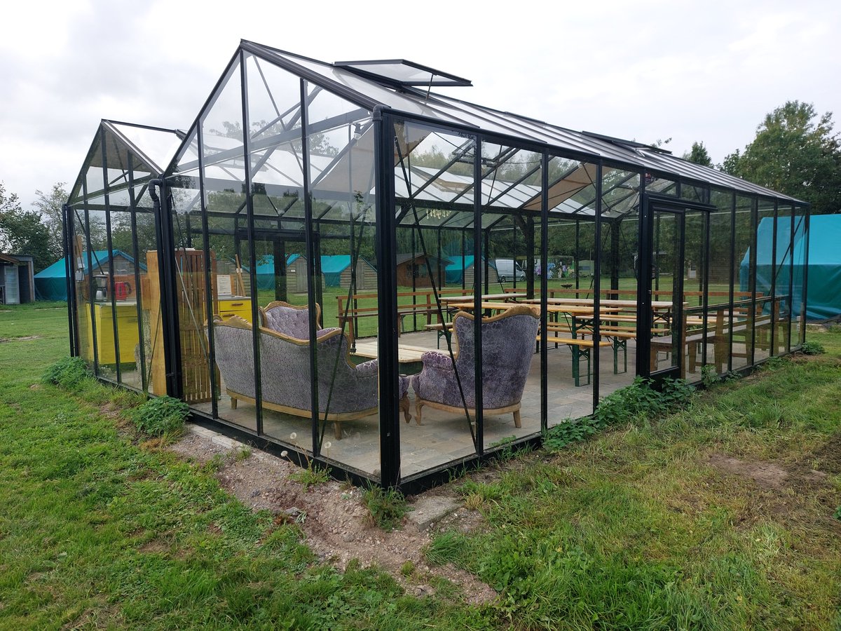 Batistkas's tweet photo. Ook voor evenementen &amp; recreatie heeft Batist een juiste tuinkas. Ideaal een glazen tuinhuis voor BBQ &amp; borrelen, buitenleven &amp; outdoor sporten. Info 0174-290727 #buitensport #outdoorliving #outdoorfun https://t.co/famdMaPjsJ