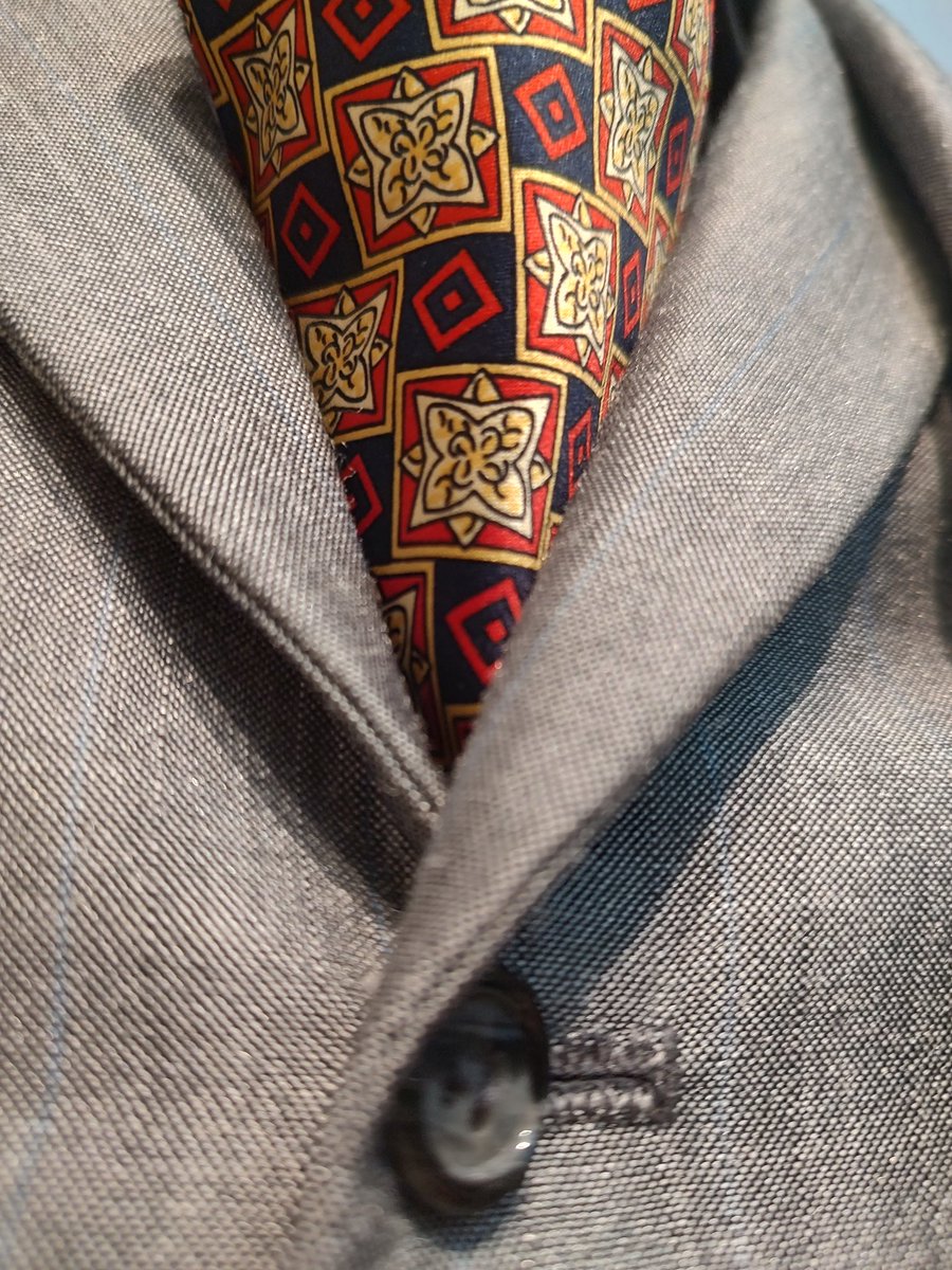 jorgeggmc's tweet photo. Nueva corbata, clásica y elegante https://t.co/MIBL9BB0Gp