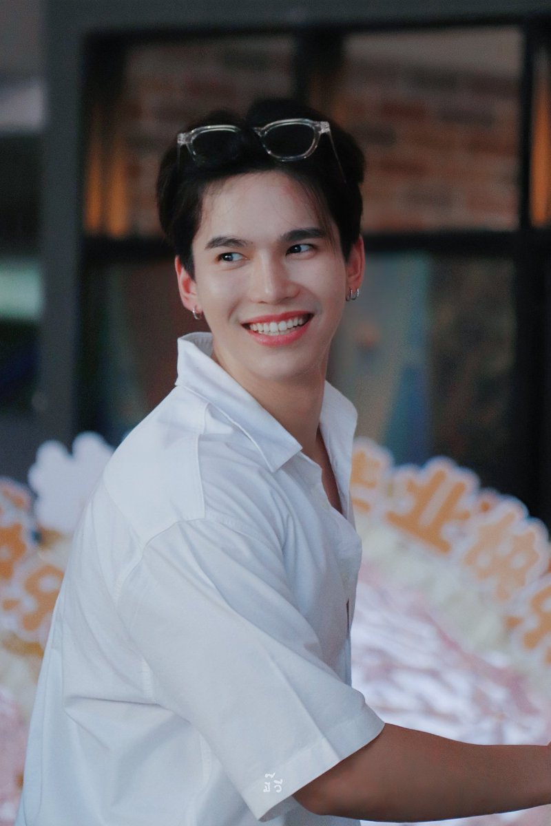 ผู้ชายหล่อที่จริงใจ 🤍

꒰•*｡･ @MMaxmaxxxx ･｡*•꒱
#mmaxmax #ไดโนกรธัสส์
#วีเลิฟกรธัสส์