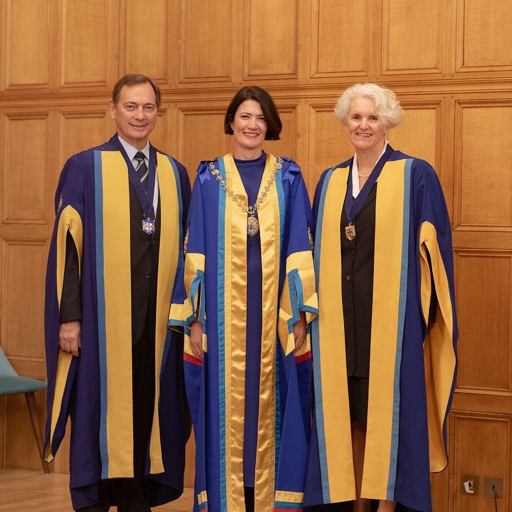 WTWcorporate's tweet image. We are delighted that WTW's Sara Fardon has been installed as Junior Warden, Worshipful Company of Insurers. Sara will use her time with #WCI to promote excellence in the #insurance industry.
📸 Karl Jarvis, Senior Warden. Claire Burrell, Master. Sara Fardon, Junior Warden