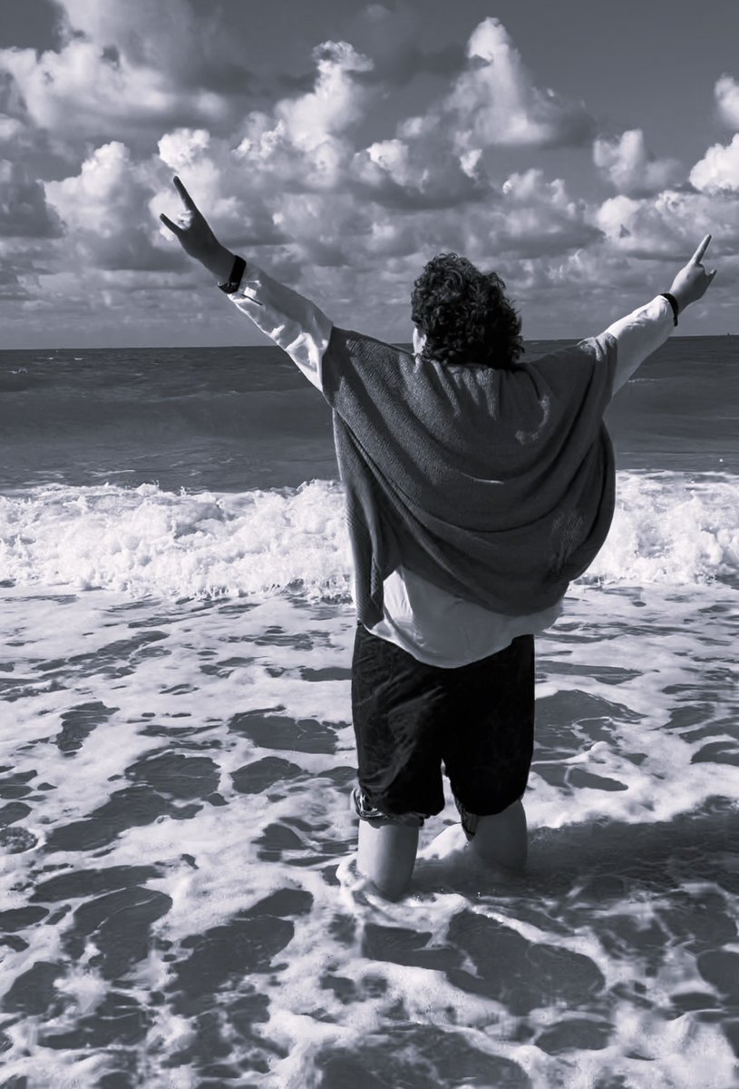 “As free as the ocean”🌊

La citation décrit parfaitement la photo. 😁

Si vous voulez aussi être présents lors de ses moments émouvants, inscrivez-vous comme bénévole!➡️ fal.lu/aide/benevole/

#autisme #ËMMERDO #luxembourg #colonie #plage #freedom