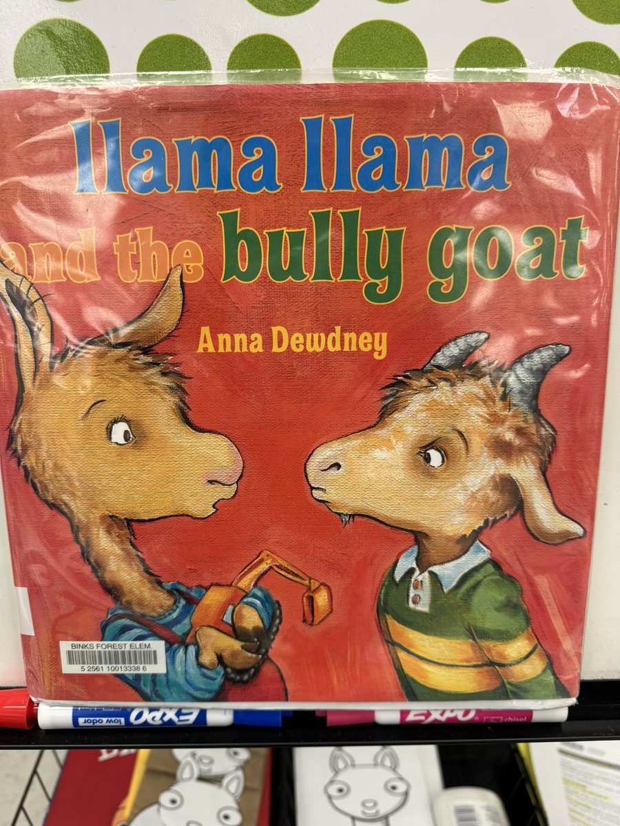 EpsteinCaroline's tweet photo. Llama llama brown paper bag puppets by @AnnaDewdney for #bullyawarenessmonth @BinksForestES @pbcsd @emapbc @LibraryCurrent @Ed_Tierney1 @GFsheffield #lovemylibraryPBCSD https://t.co/Pjwx0sikGt