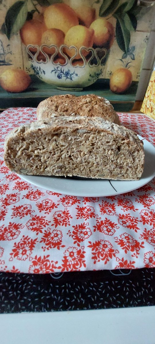 kleinehexe2 (@kleinehexe210) on Twitter photo Ich liebe die heissluftfriteuse. Zwei kleine Dinkelbrote gebacken mit Kürbiskerne und Haselnuss raspeln. In 25 Minuten je Brot. Weil ich zwei kleine draus gemacht habe. Soooo lecker Ich liebe die heissluftfriteuse. Zwei kleine Dinkelbrote gebacken mit Kürbiskerne und Haselnuss raspeln. In 25 Minuten je Brot. Weil ich zwei kleine draus gemacht habe. Soooo lecker