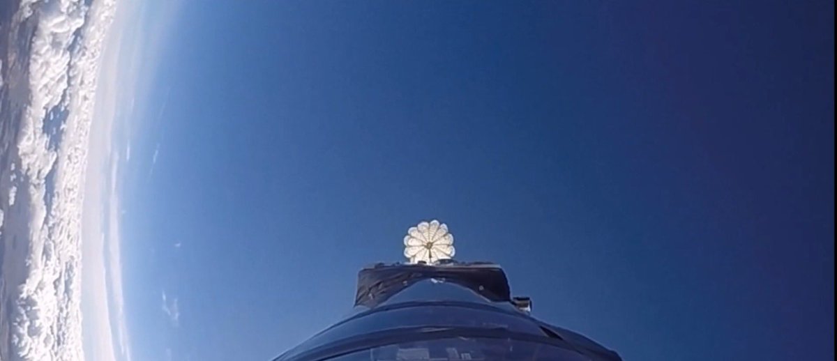 RaulTorresPLD's tweet photo. Technical update: Re-entry of #MIURA1, secondary objectives of the flight.
——————
The vehicle re-entered with excellent aerodynamic braking, ejected the braking parachute and it was opened nominally (photo of previous qualification test carried out in the US) https://t.co/xBfsTCNI5Y