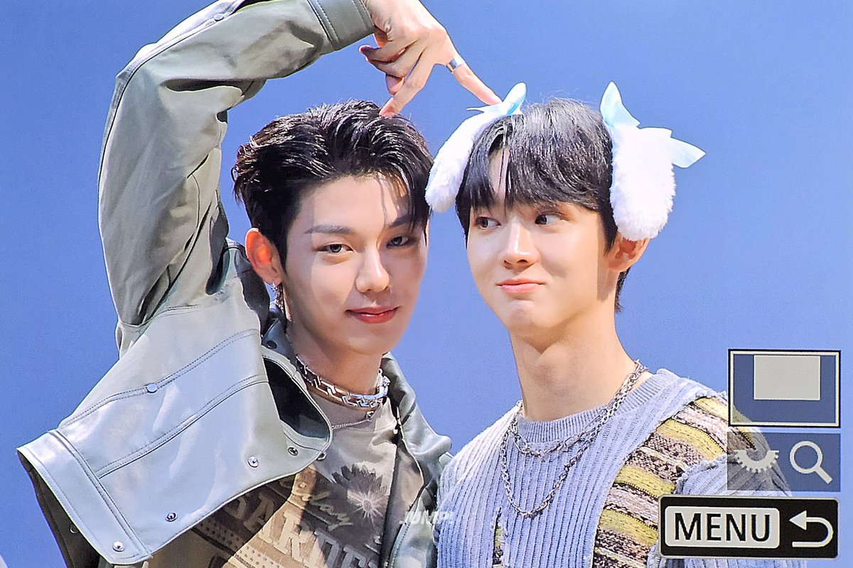 LetsJumpHigh's tweet photo. 231012

드디어 체리피스를 배우다^^!

#이정현 #LEEJEONGHYEON #EVNNE https://t.co/qFz1oera9N