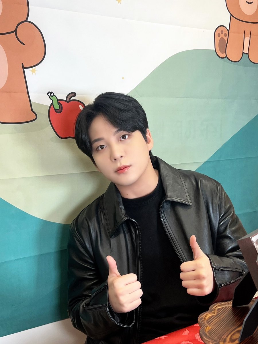 ATEEZofficial's tweet photo. [📷] 🎊종호의 생일잔치에 초대합니다🎊 YouTube LIVE Behind Photo
⠀
무엇보다 에이티니와 함께하는 순간이
가장 행복한 우리 막내 명창 곰돌이🐻🤎
종호의 생일을 진심으로 축하해줘서 고마워요🥳✨⠀
⠀
#ATEEZ #에이티즈 #JONGHO #종호 https://t.co/vsD9H9N8qj