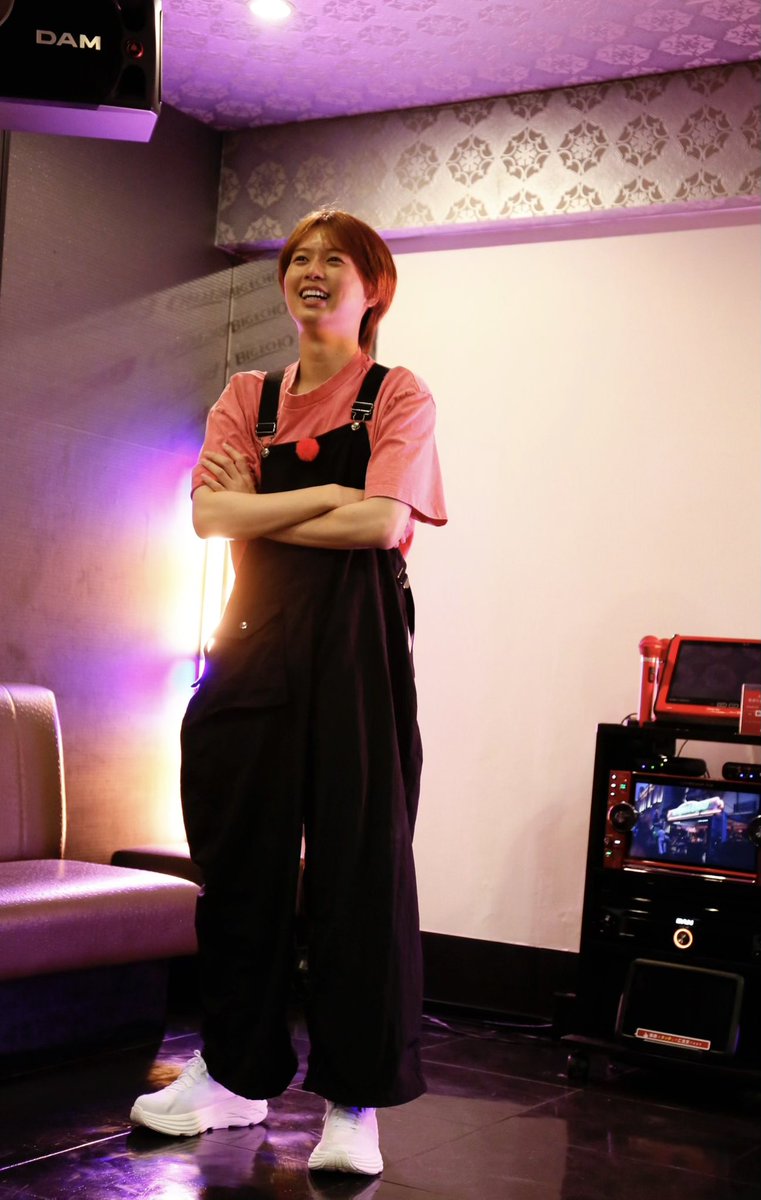 tx_hihi's tweet photo. 今週10月14日(土)深夜1時25分放送✨
　　　\\リーダー持込み企画‼️//
🎤カラオケモテきゅん💕選手権🎤

#井上瑞稀
#学ランできゅん ⁉️
#歌唱力勝負 

ただ、カラオケ🎤がしたかっただけなのかもしれない、、、
【HiHi JetsのHiしか言いません！】
#Hiしか #HiHiJets #テレビ東京 https://t.co/90KtHF03us