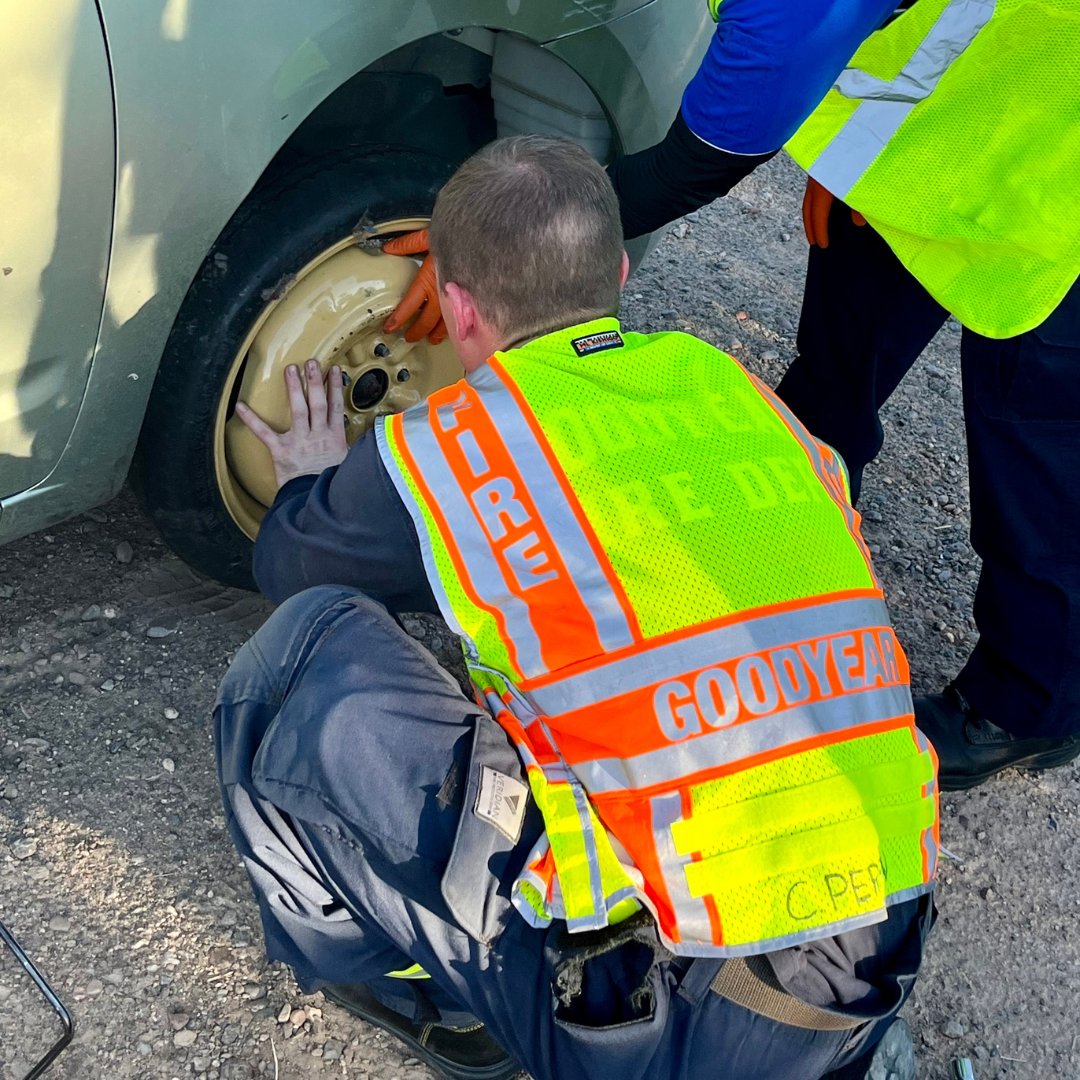 goodyearfire's tweet photo. After the crew of E188 responded to a motor vehicle crash and provided patient care, Firefighter Curtis Perrin went above and beyond by changing the patient’s tire, ensuring that she could drive home safely.
Strong work Curtis!
#StandardDay #GoodyearFire #CityofGoodyear https://t.co/zV7GVuZc1L