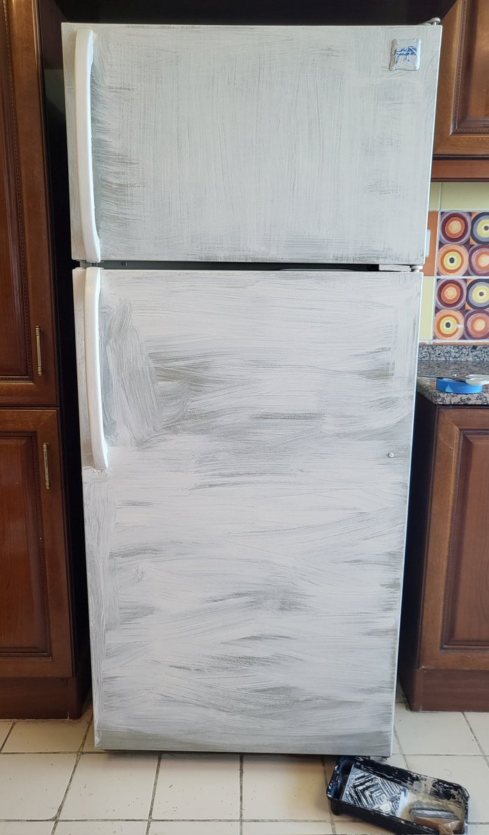 Sympho_nix's tweet photo. 2 days,
headache,
soar throat..
but finally done...
My old reliable fridge got a new makeover 😇

#گھرداری
#کرتی_ہی_کیا_ہو
#FreeLabour
#I_Did_It https://t.co/8PrDaXvlzj