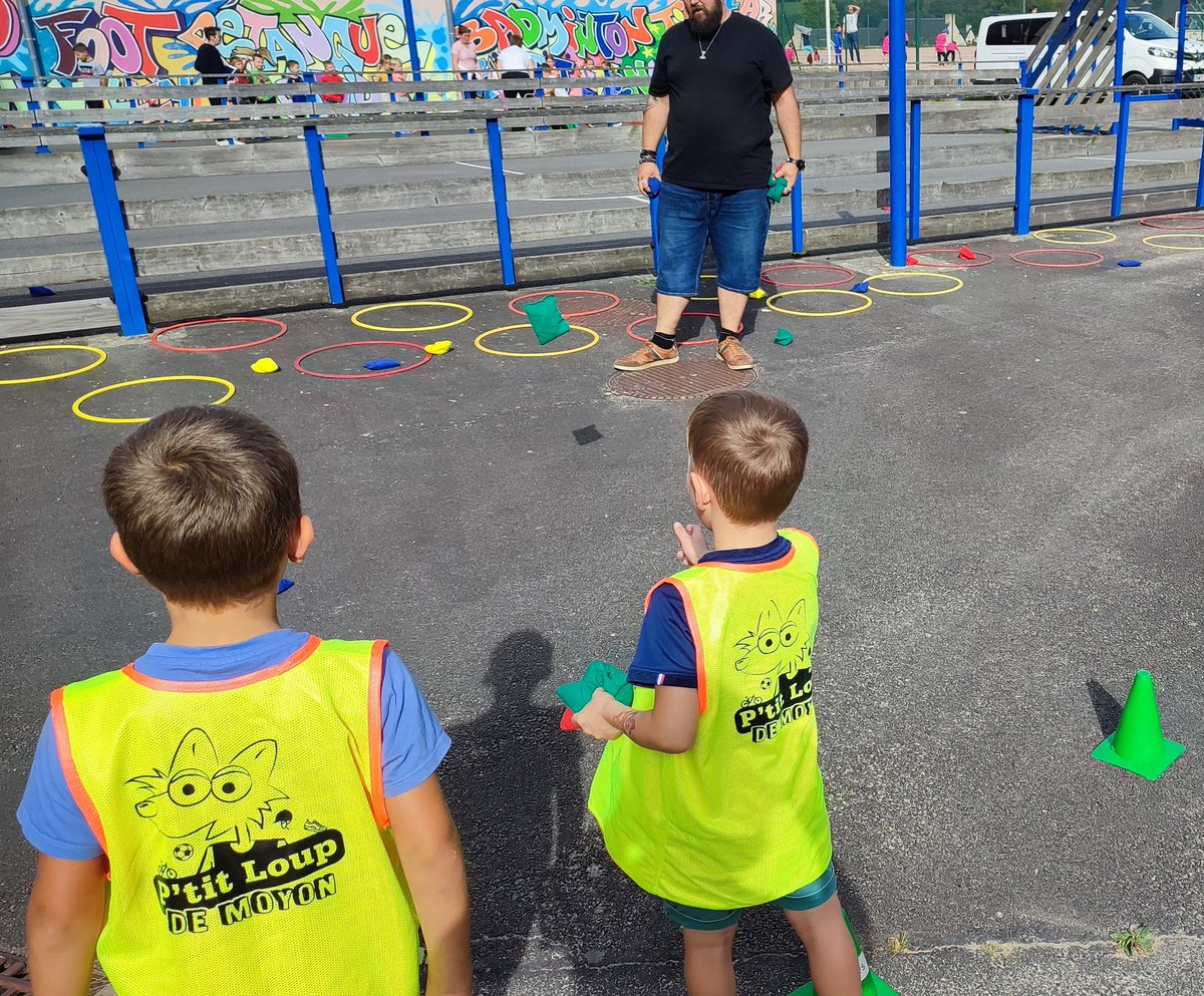Usep50's tweet photo. Hier avait lieu la rencontre déplacements et jeux d'adresses pour 125 enfants du centre manche. 6 écoles participantes a cette journée de reprise des GS/CP/CE1 pour la saison 2023/24. Un plaisir sous le soleil d'octobre.
@UsepNormandie 
@dsden50 
@Ligue_Normandie https://t.co/bBIyVW5aEg