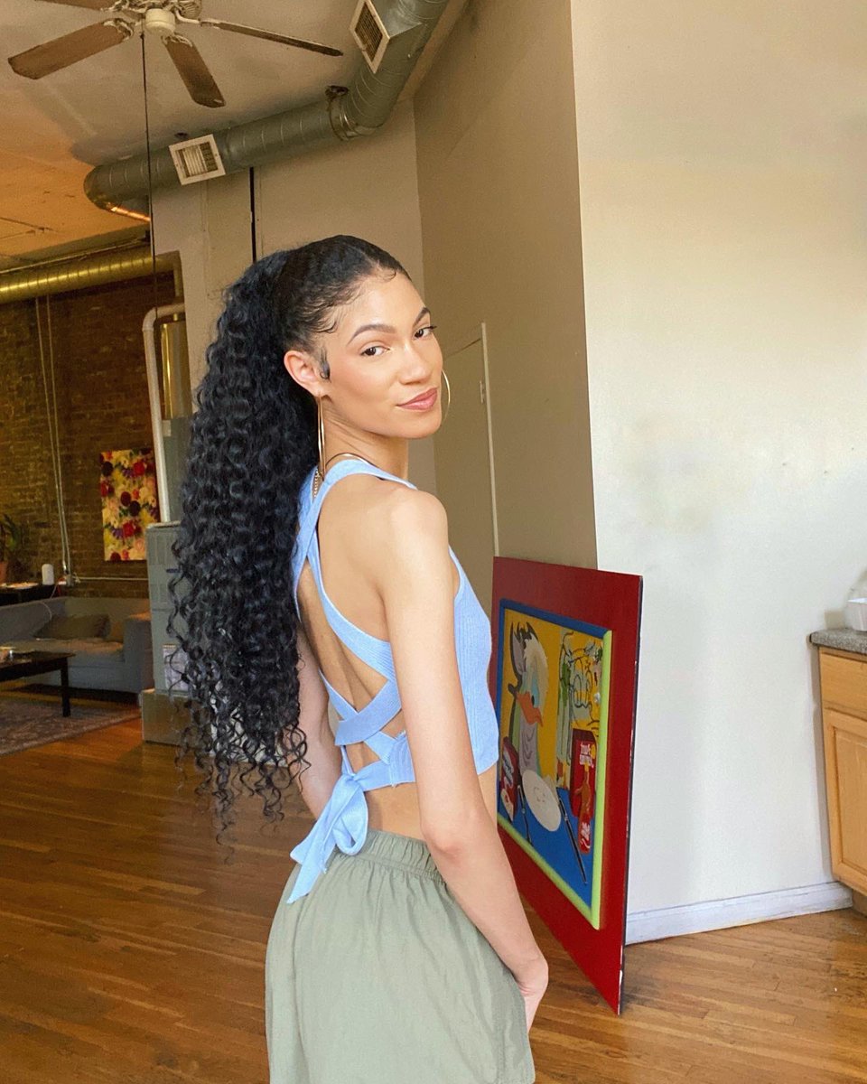 Bshante___'s tweet photo. Bday pics. 10/4 I entered my 30s, blessed is an understatement 🤍🎂 https://t.co/Ttedp2zIvo