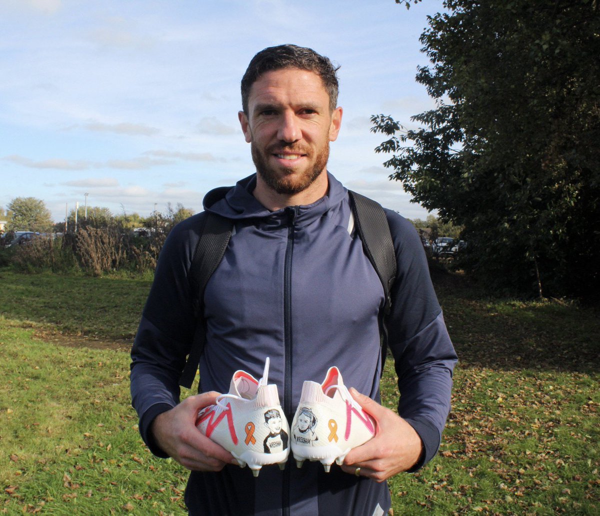 Big Ben and The Little Tozers 👧🏼👦🏻 • • • 2nd pair for the Skipper, a special pair promoting #leukemiaAwareness 🧡 • • • “Get Checked, Don’t leave it too late” @tozer_ben @Wrexham_AFC #leukemia #Awareness