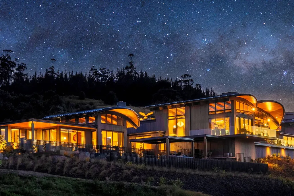 sothebysrealty's tweet photo. Extraordinary property of the day: Falcon Brae Villa in Nelson, New Zealand, represented by Ged Hay, Nadia Hay, and Steve Kelso of New Zealand Sotheby's International Realty. https://t.co/jPJ7HCztO7

#sothebysrealty #realestate #luxuryrealestate #luxuryhomes #luxurylife #epotd https://t.co/g5nBz9Qt9g