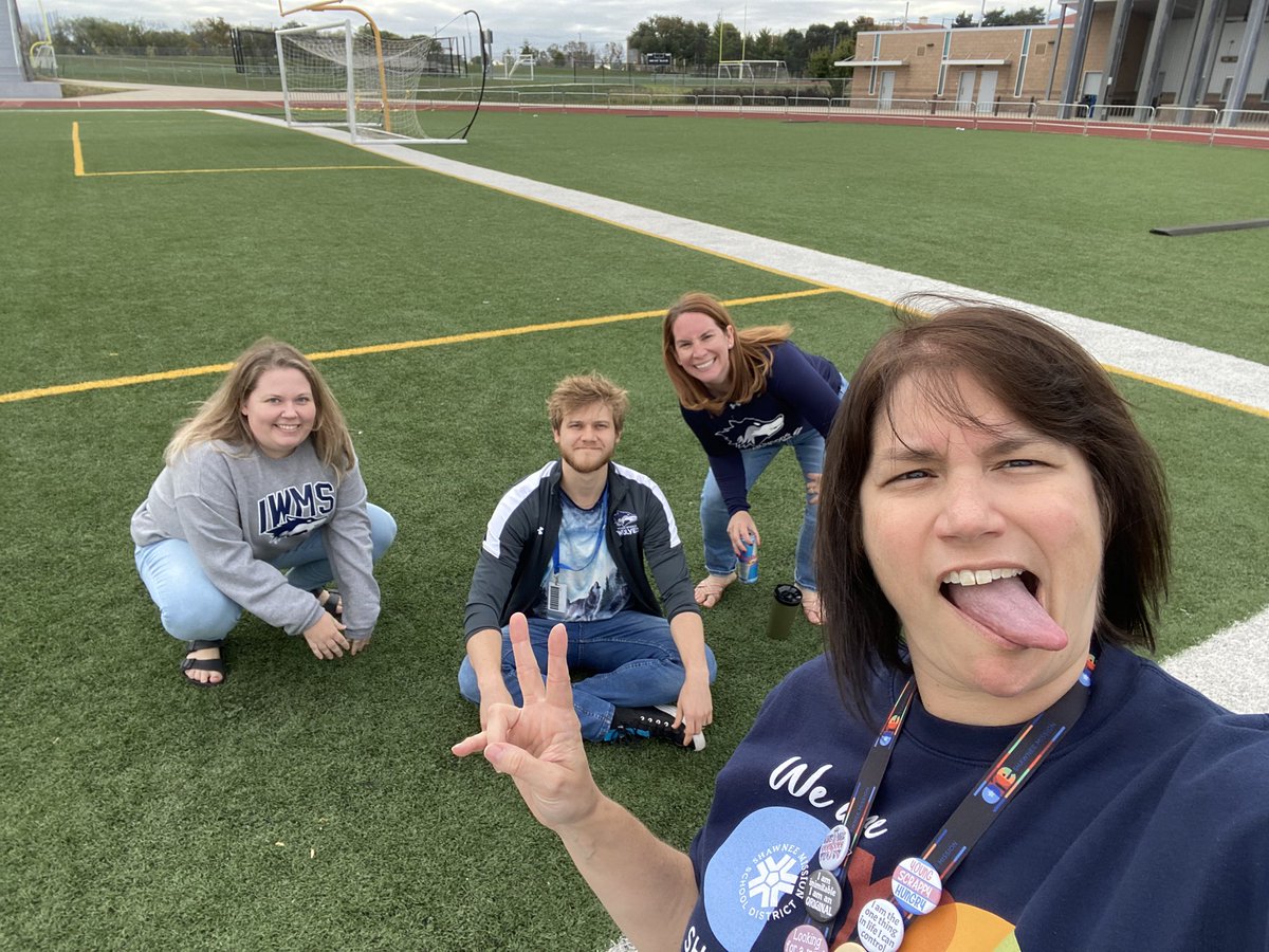 #WolvesShone <a href="/lwarren30/">Mrs. Warren</a>  SMS Endzone bebeh