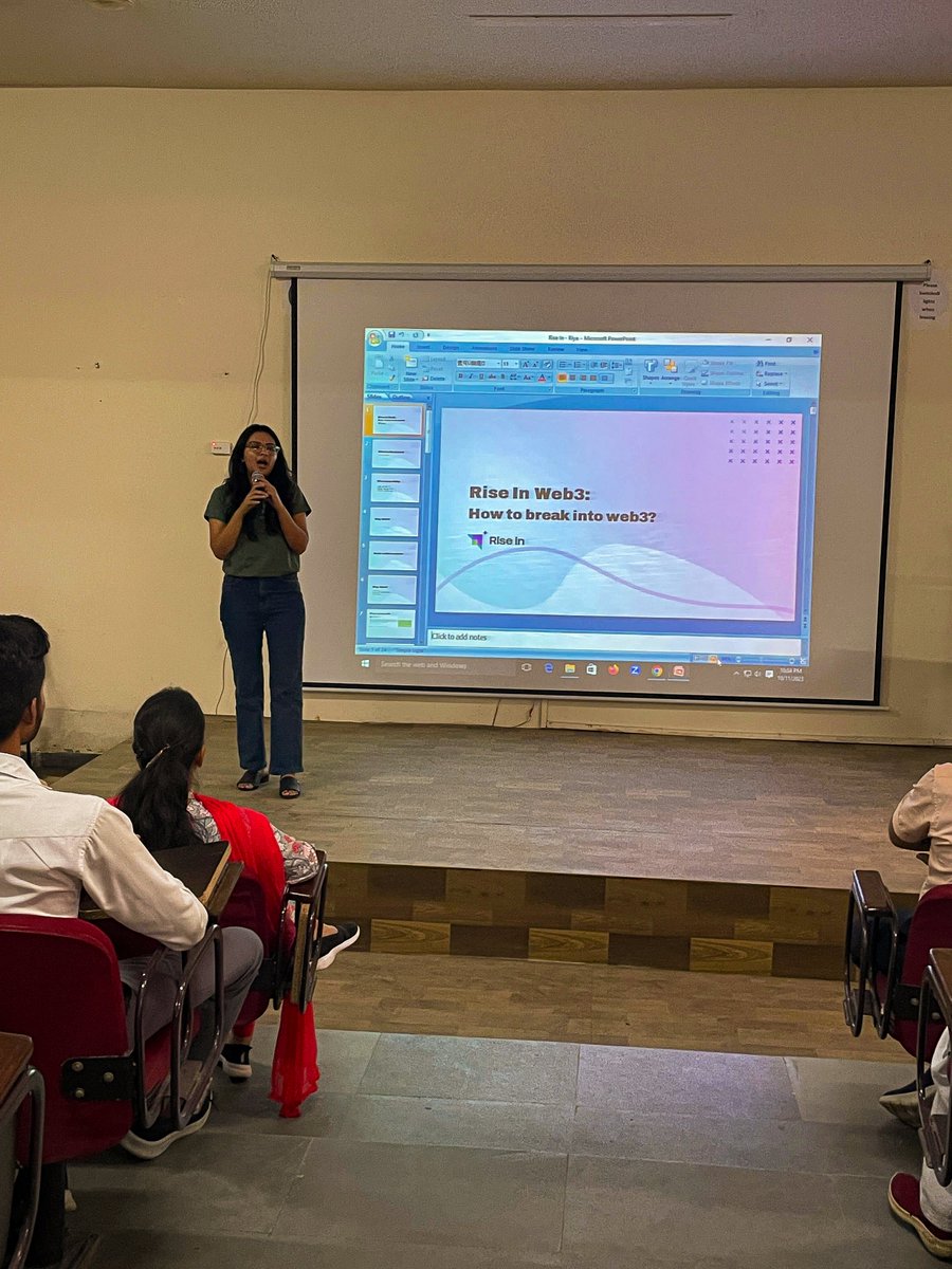 riseinweb3's tweet photo. Today, we made an incredible visit to the Chameli Devi Group of Institutions! 🎉

With over 150 enthusiastic students and participants, it was an event of great significance.

Thank you for being so supportive! 🙌
#RiseInIndiaTour @CryptoRiyaYadav https://t.co/gHXg9f7lMy